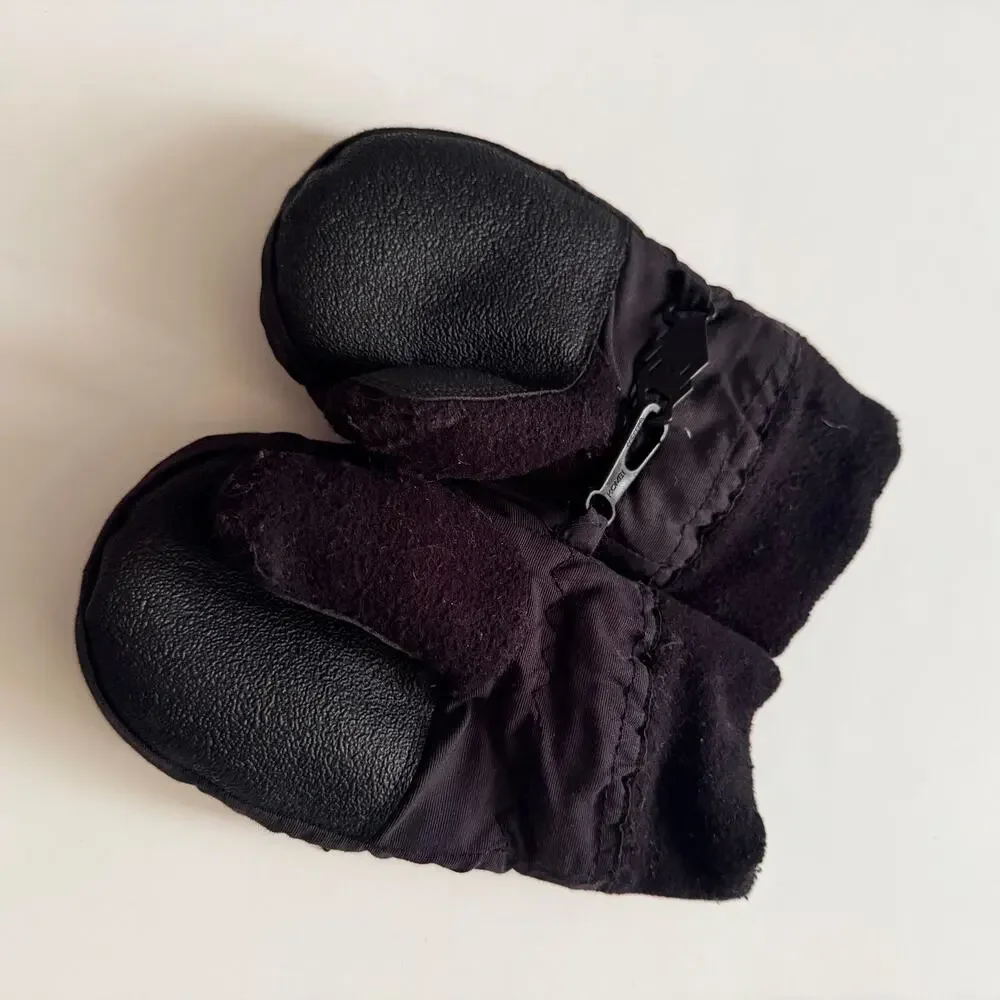 Kombi Mittens Black Size Medium (3-5 years) Zipper Pocket